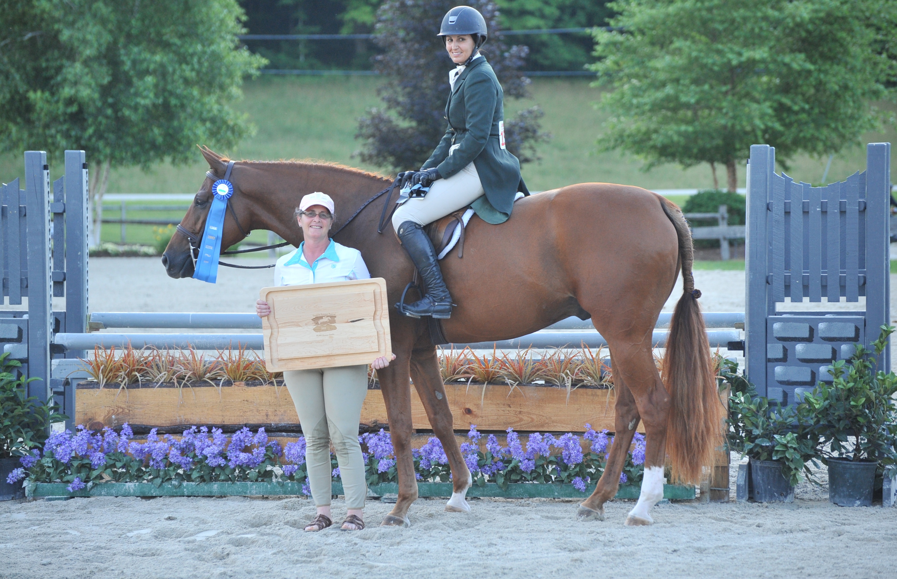 Caitlin Venezia and Comex Gold Claim $5,000 NEHJA Hunter Derby in Vermont